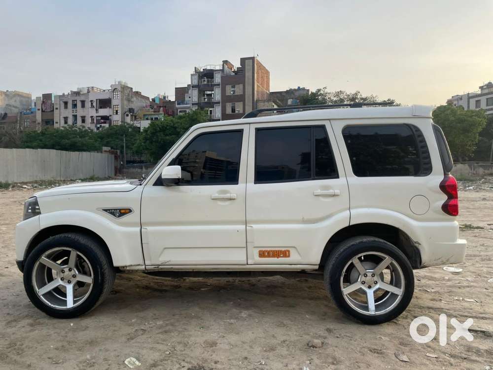 Mahindra Scorpio S6 Plus, 2017, Diesel