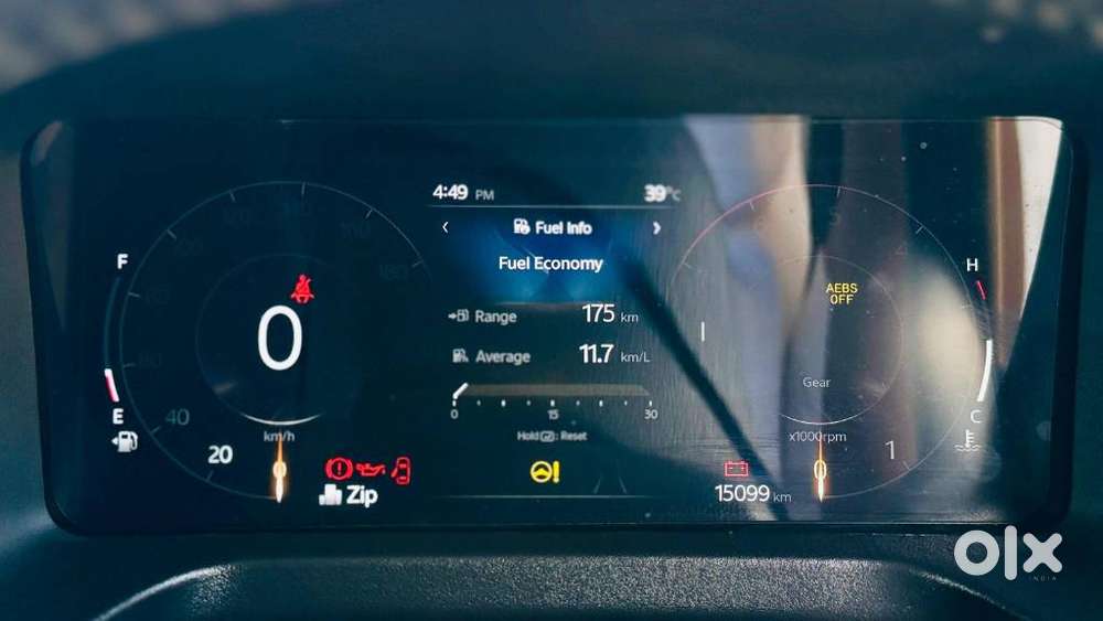 Mahindra Xuv700 2.2 Ax 7 Diesel Mt Luxury Pack Str, 2025, Diesel