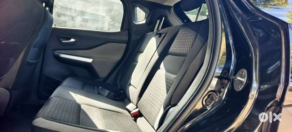 Nissan Magnite 1.0 Xv Premium Turbo (o), 2021, Petrol