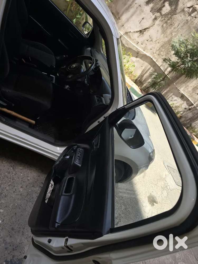 Maruti Suzuki Swift 2021 Petrol 59000 Km Driven