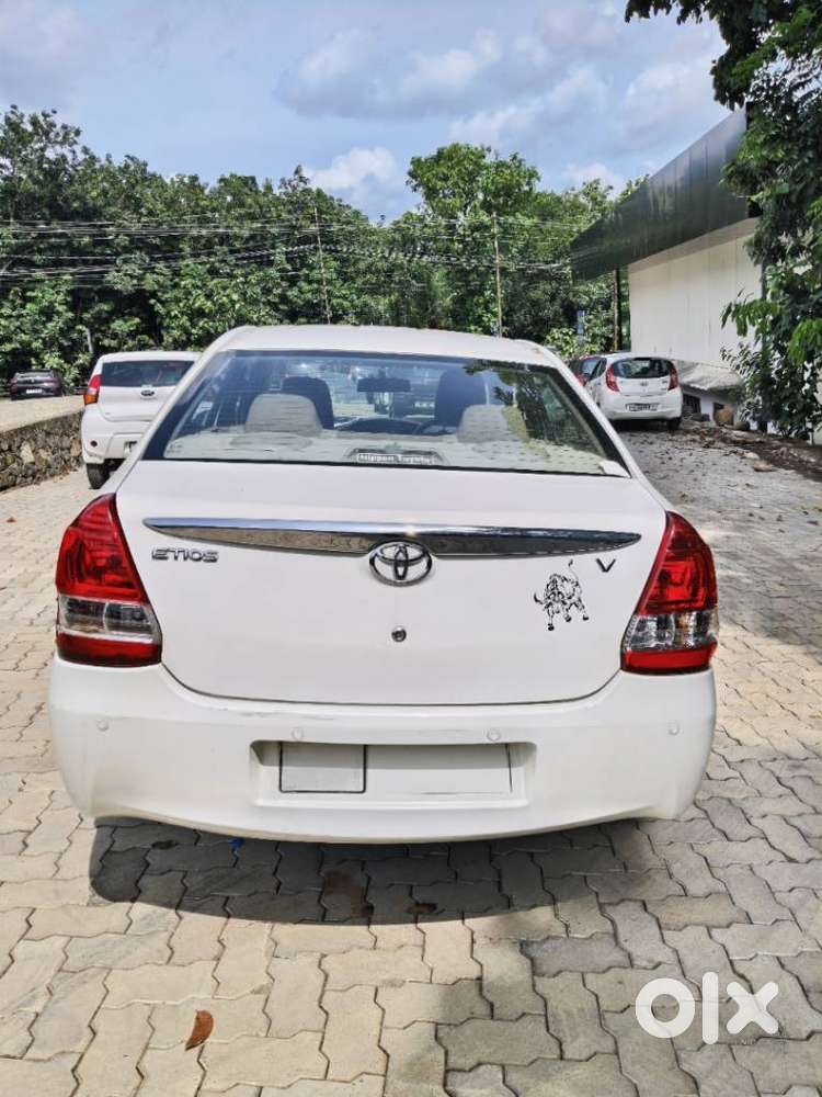 Toyota Etios 1.5 V, 2016, Petrol