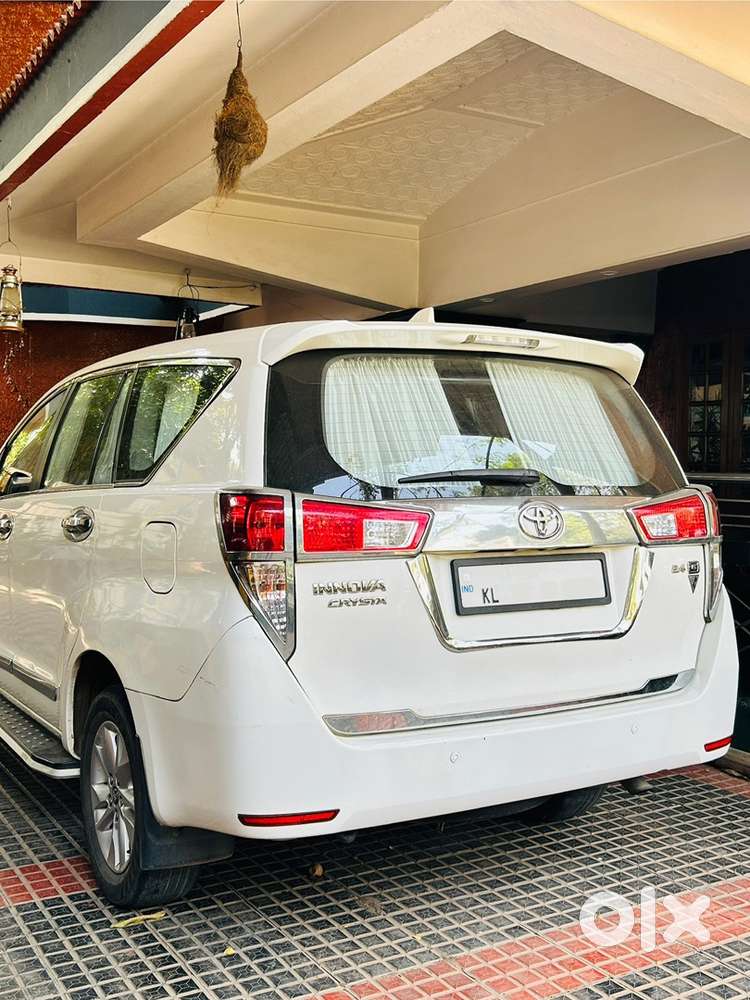 Toyota Innova Crysta 2016 Diesel Well Maintained