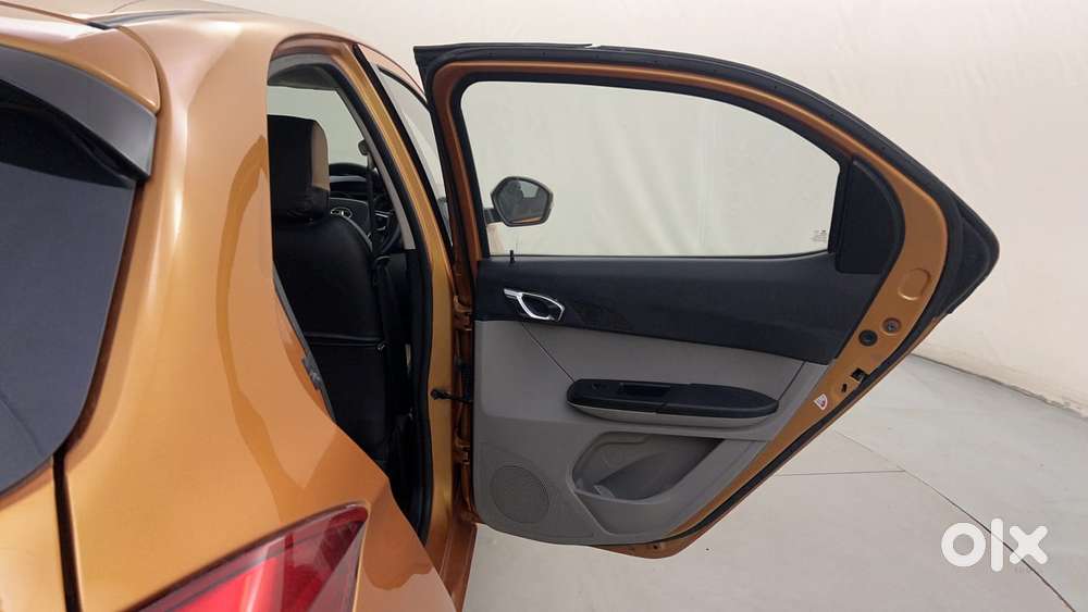 Tata Tiago Xza, 2017, Petrol