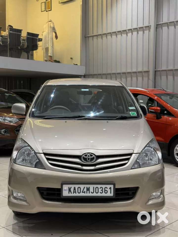 Toyota Innova 2.5 Vx 7 Seater Bs Iv, 2011, Diesel