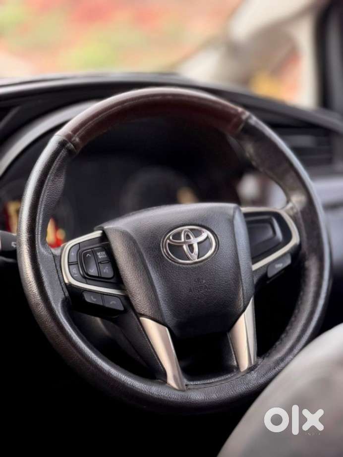Toyota Innova Crysta [2020-ongoing] 2.4 Gx 8 Str, 2023, Diesel