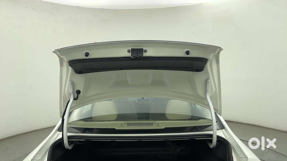 Skoda Rapid 1.6 Mpi At Style, 2017, Petrol