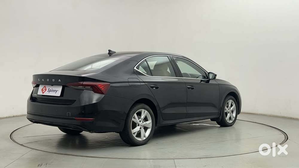 Skoda Octavia 2.0 Style Tsi At, 2023, Petrol