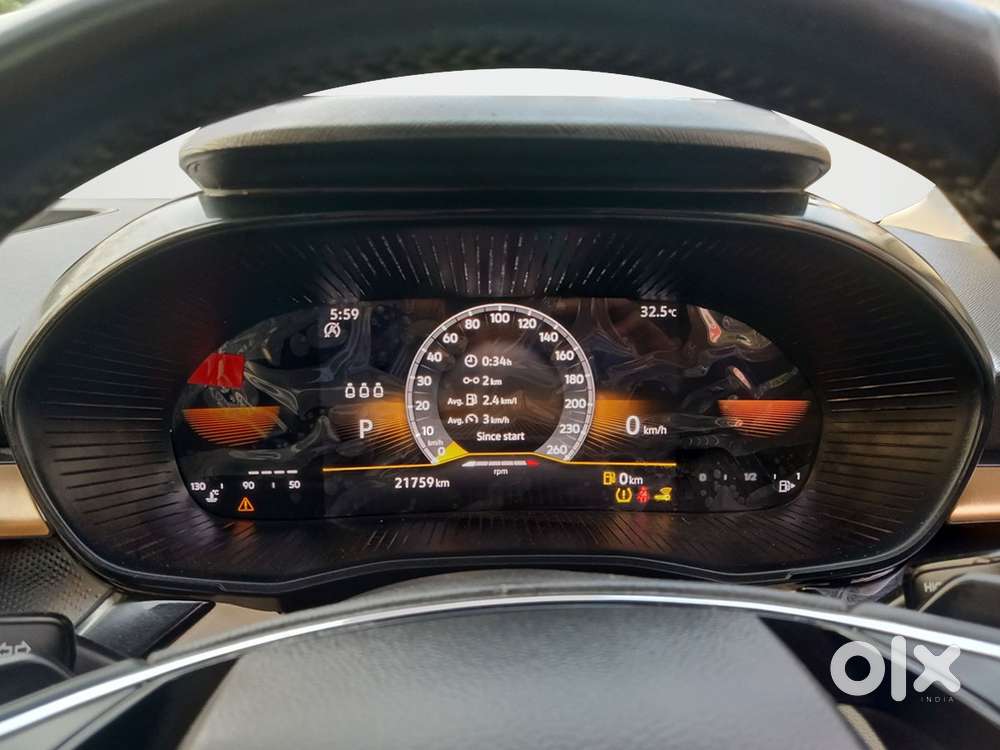 Skoda Slavia Ambition 1.0l Tsi At, 2023, Petrol