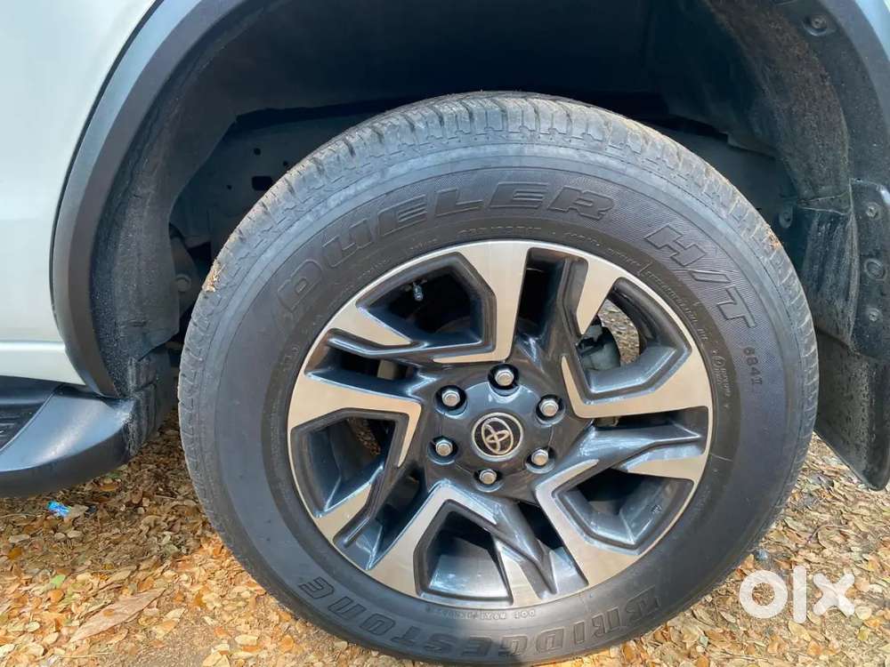 2022 Model Toyota Fortuner Legender 4x4 Automatic Single Ownership