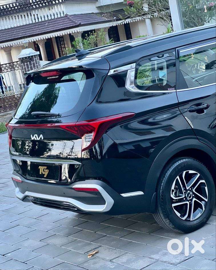 Kia Carens, 2023, Petrol