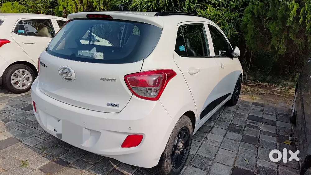 Hyundai Grand I10 2015 Diesel 68000 Km Driven