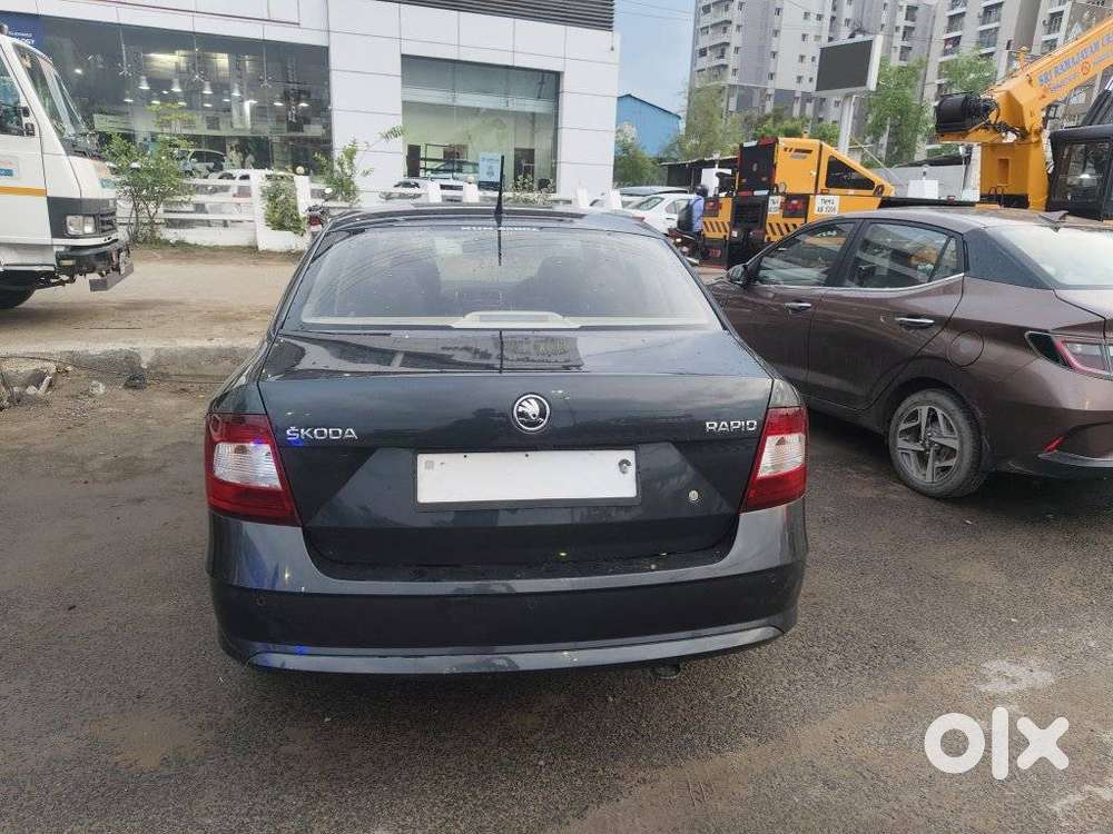 Skoda Rapid 1.0 Tsi Ambition, 2021, Petrol