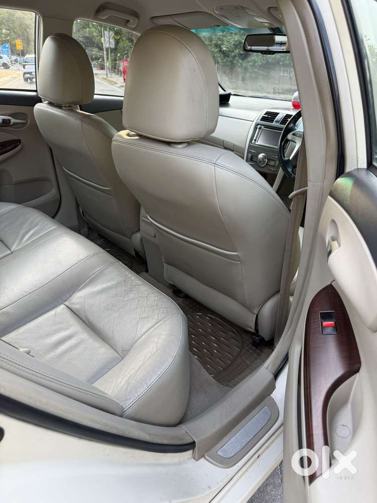 Toyota Corolla Altis [2011-2014] 1.8 Vl At, 2013, Petrol