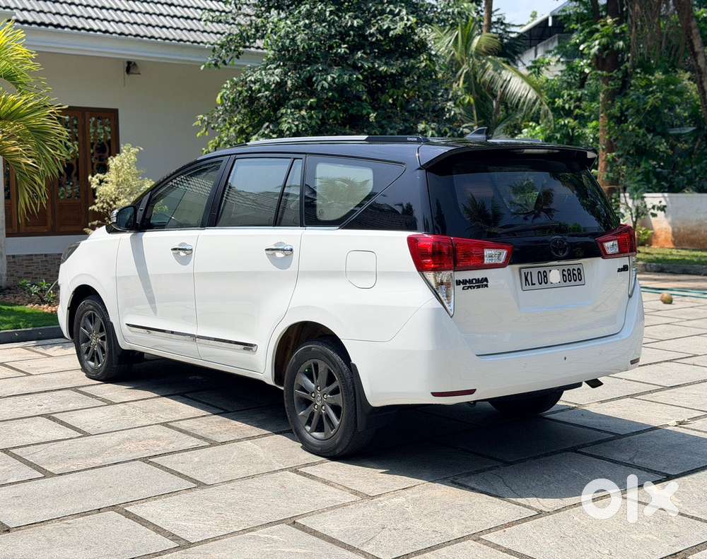Toyota Innova Crysta 2.8 Gx At 7 Str, 2016, Diesel