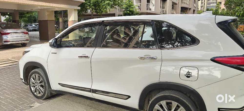 Toyota Innova Hycross 2023 Hybrid Automatic