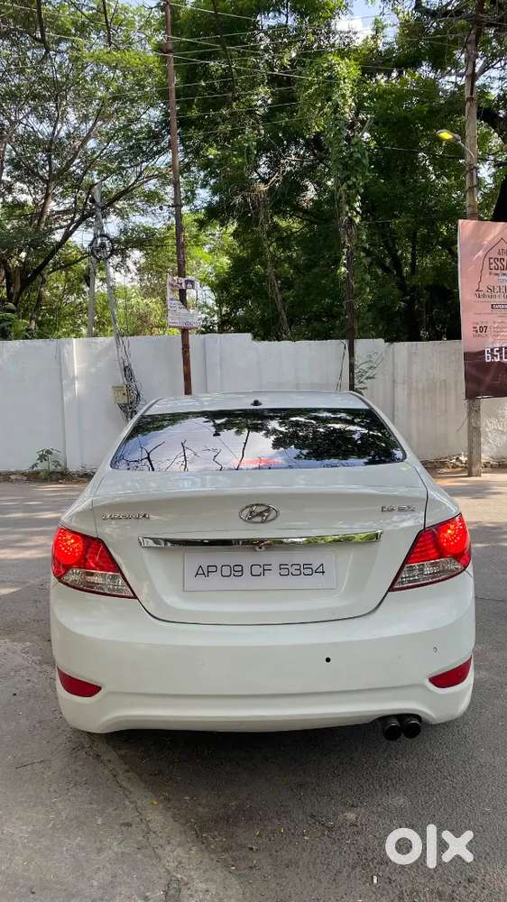 Hyundai Fluidic Verna 2011 Diesel Manual