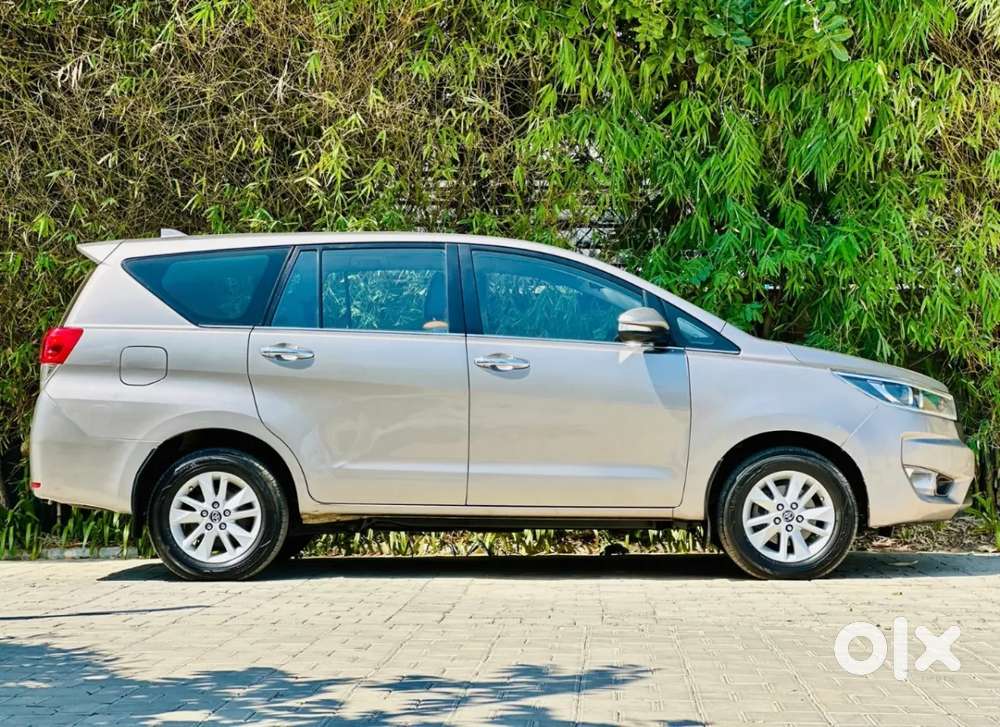 Toyota Innova Crysta 2.4 V 7 Str, 2016, Diesel