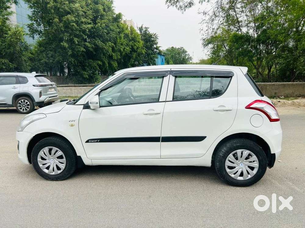 Maruti Suzuki Swift Lxi Option, 2016, Petrol