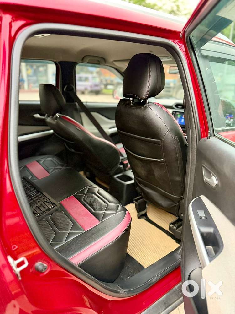 Nissan Magnite 1.0 Xv Premium, 2023, Petrol