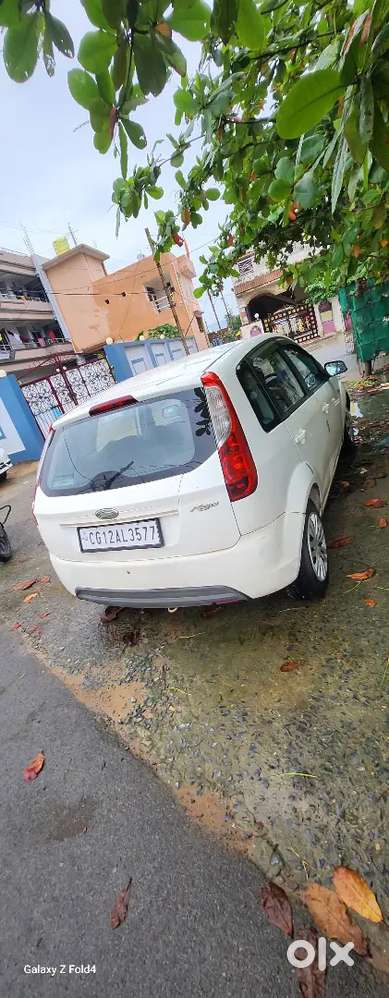 Ford Figo Petrol 2015