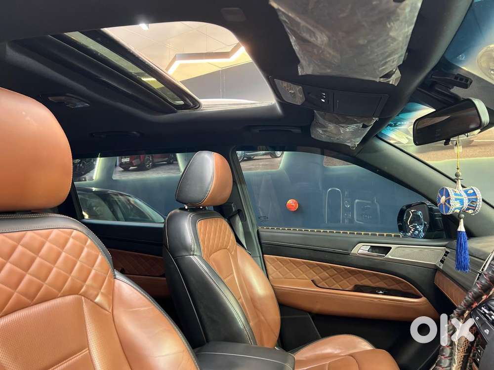 Mahindra Alturas G4, 2019