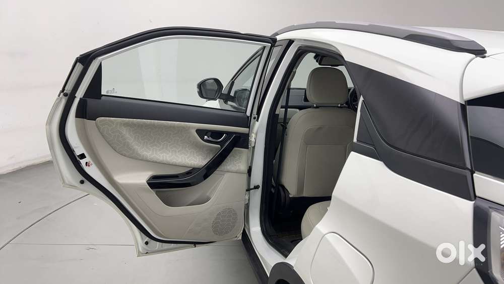 Tata Nexon 1.2 Revotron Xza Plus Premium, 2023, Petrol