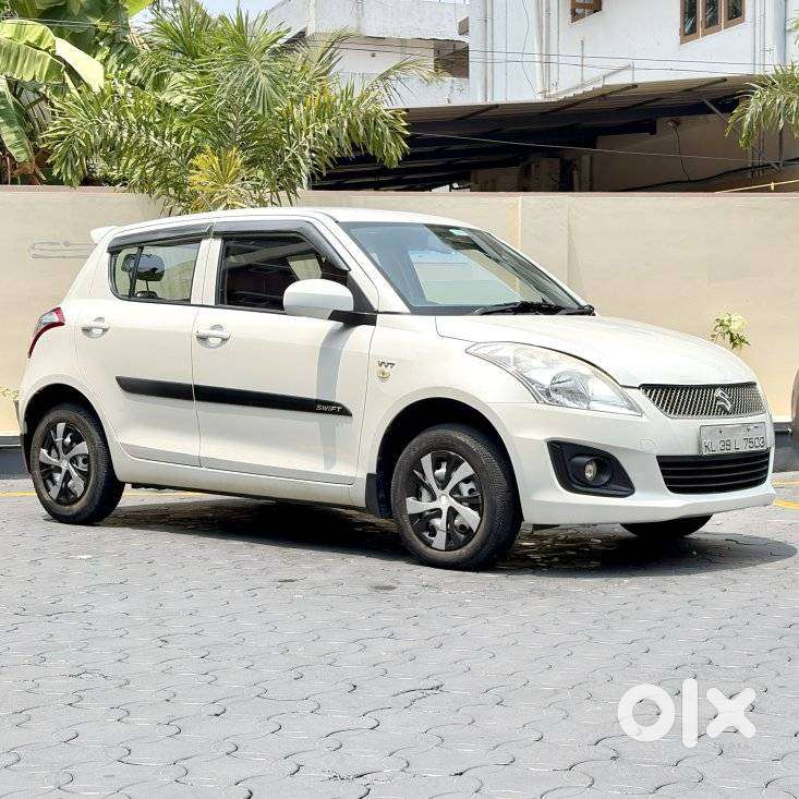 Maruti Suzuki Swift Lxi Option, 2017, Petrol