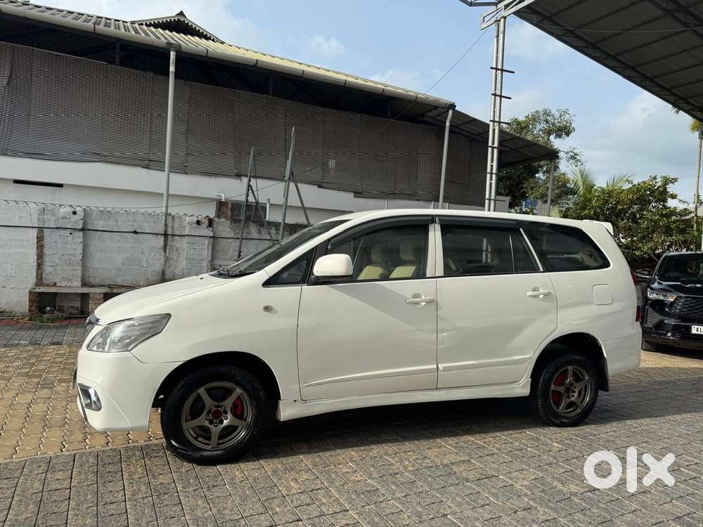 Toyota Innova, 2014