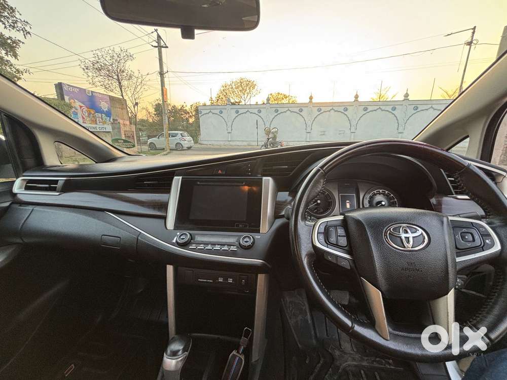 Toyota Innova Crysta 2.8z Automatic, 2016, Diesel