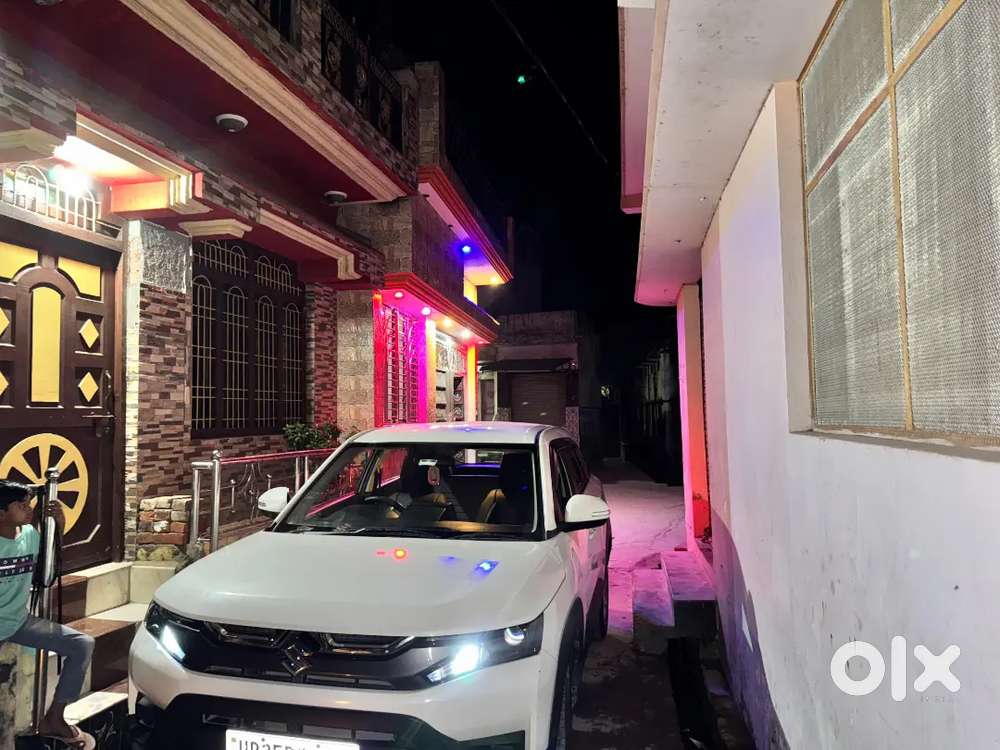 Maruti Suzuki Brezza Lxi A One Condition On Record Service By Showroom