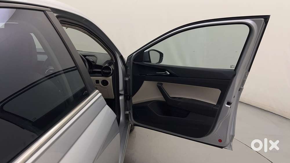 Skoda Slavia Ambition 1.0l Tsi At, 2022, Petrol