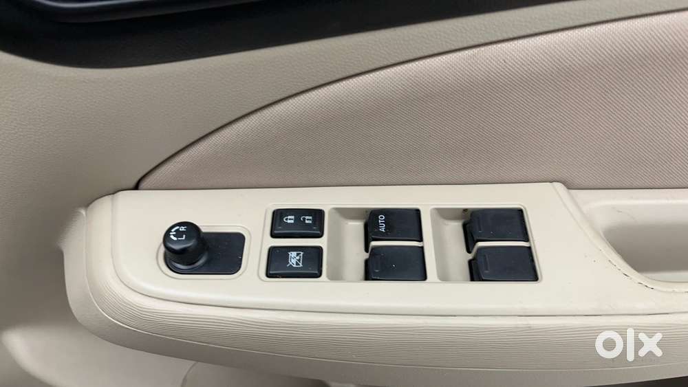 Maruti Suzuki Swift Dzire Amt Vxi, 2019, Petrol