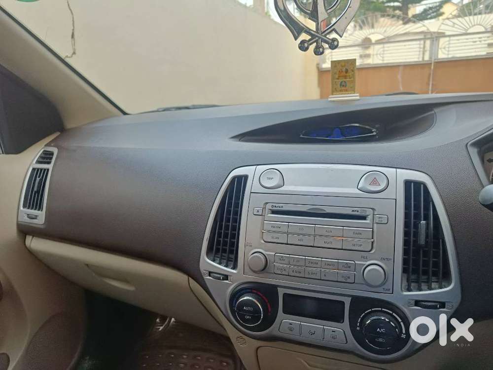 Original Paint, Well Maintained With Service Record, Automatic Climate