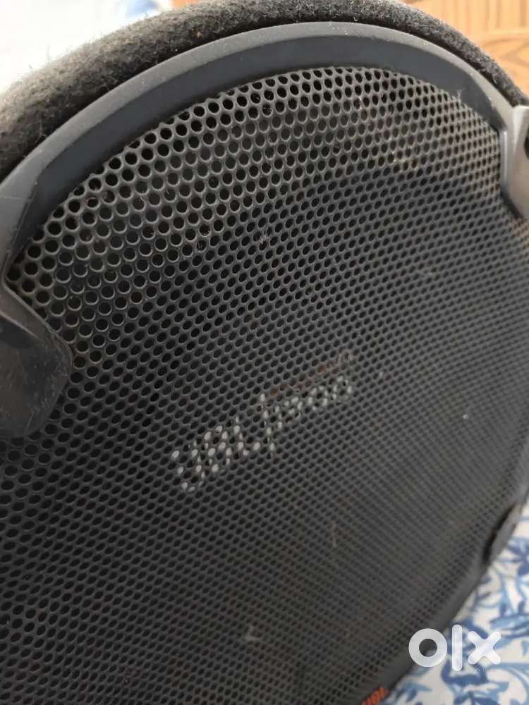 JBL bass tube 1300