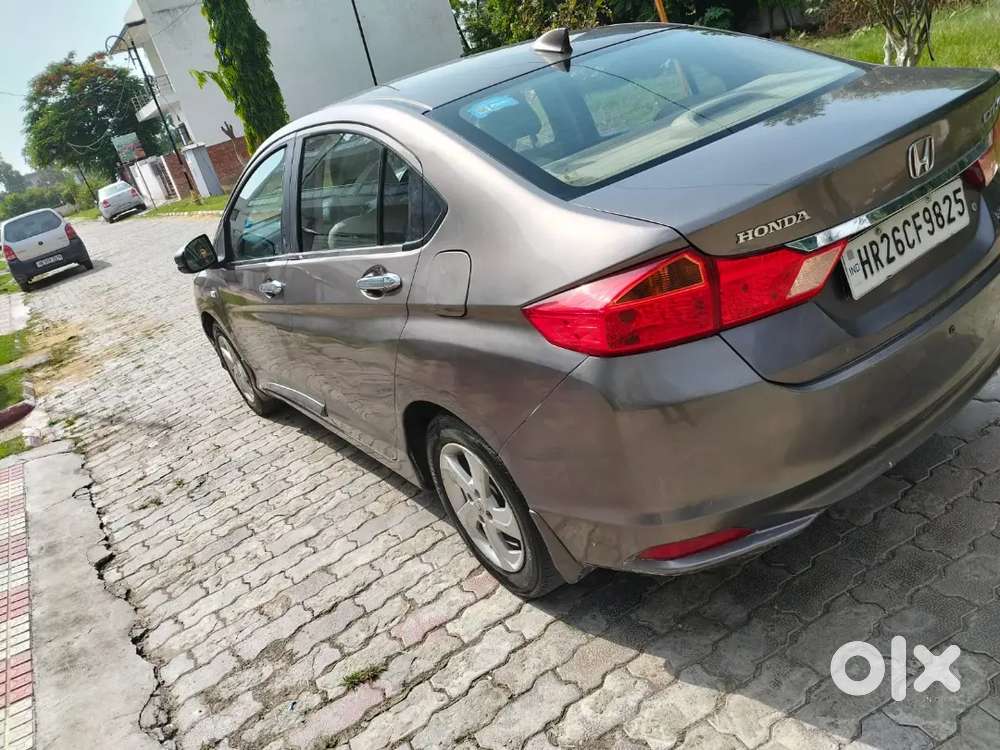 2014 Honda City V. Top Model.