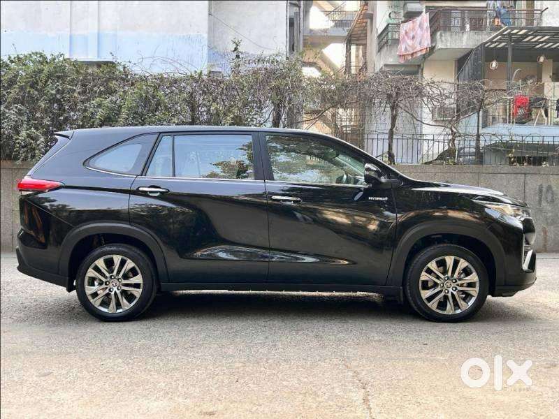 Toyota Innova Hycross 2.0 Zx (o) Hybrid 7 Str, 2024, Petrol