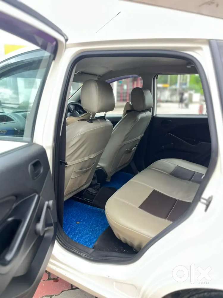 Ford Figo Petrol 2015