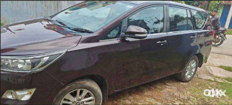 Toyota Innova 2.4 Diesal 8 Seater 1st Owner Manul 2016