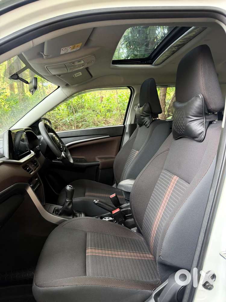 Maruti Suzuki Brezza 1.5 Zxi Smart Hybrid, 2023, Petrol