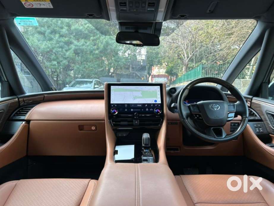 Toyota Vellfire Vip – Executive Lounge, 2024, Petrol