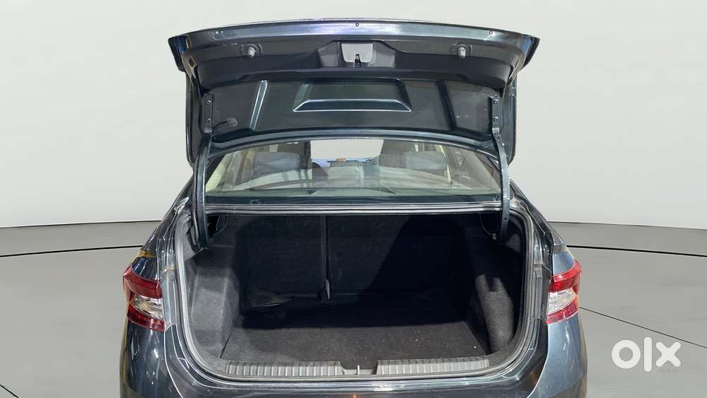 Skoda Slavia 1.0 Tsi Style At, 2024, Petrol