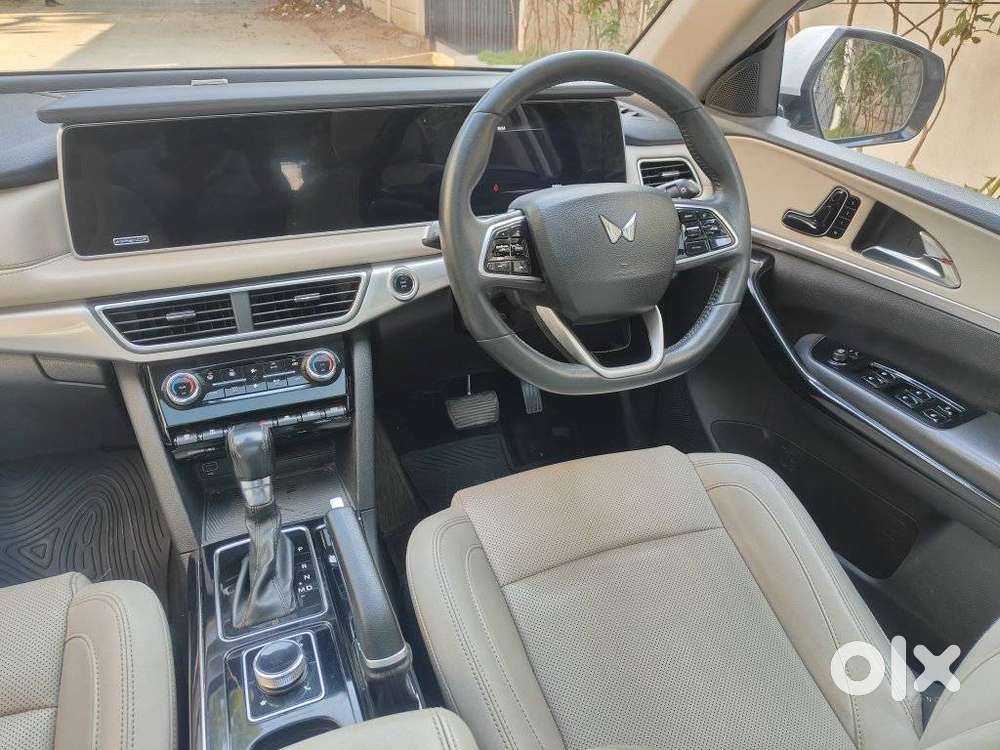 Mahindra Xuv700 2.2 Ax 7 Diesel At Str, 2022, Diesel