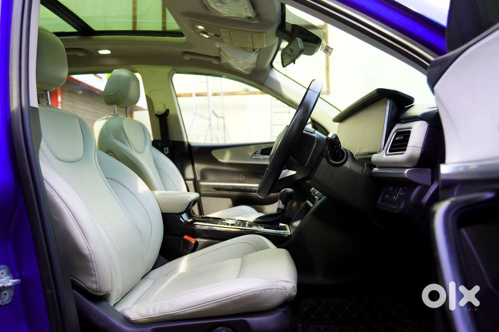 Mahindra Xuv700 Ax7 Awd, 2022, Diesel