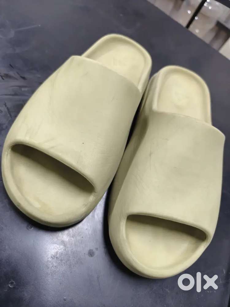 adidas gazelle silver green womens Adidas Yeezy Slide Onyx – kickasskickss main image 1