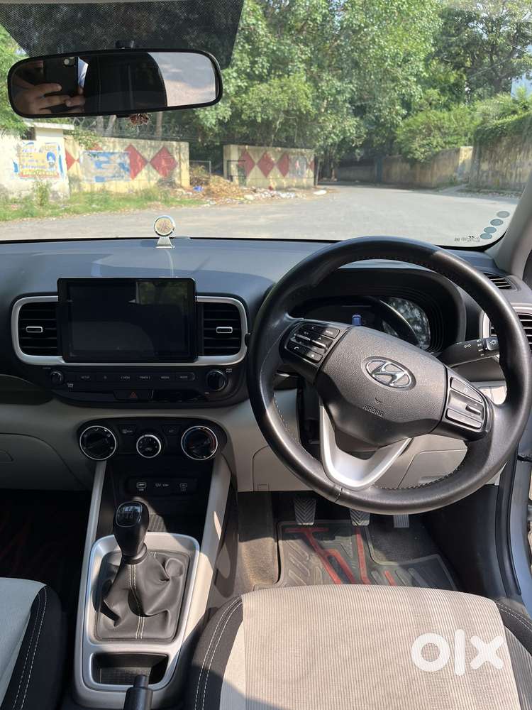 Hyundai Venue S (o) 1.2 Petrol Knight Edition, 2023, Petrol