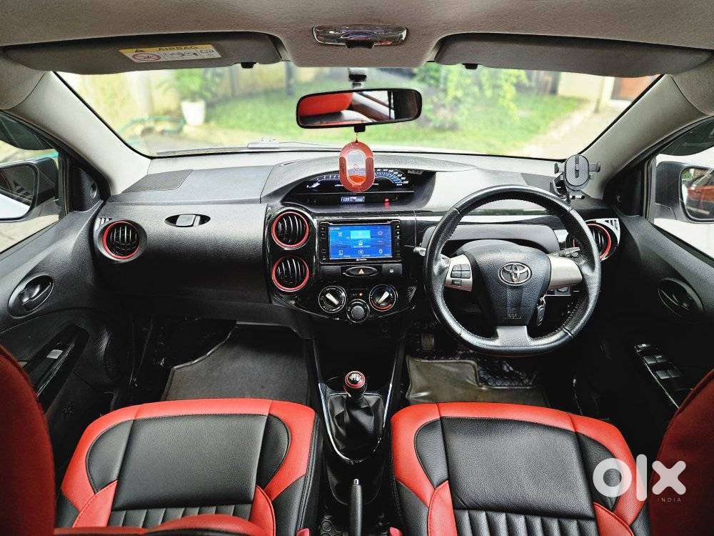 Toyota Etios Liva Vx Dual Tone, 2019, Petrol