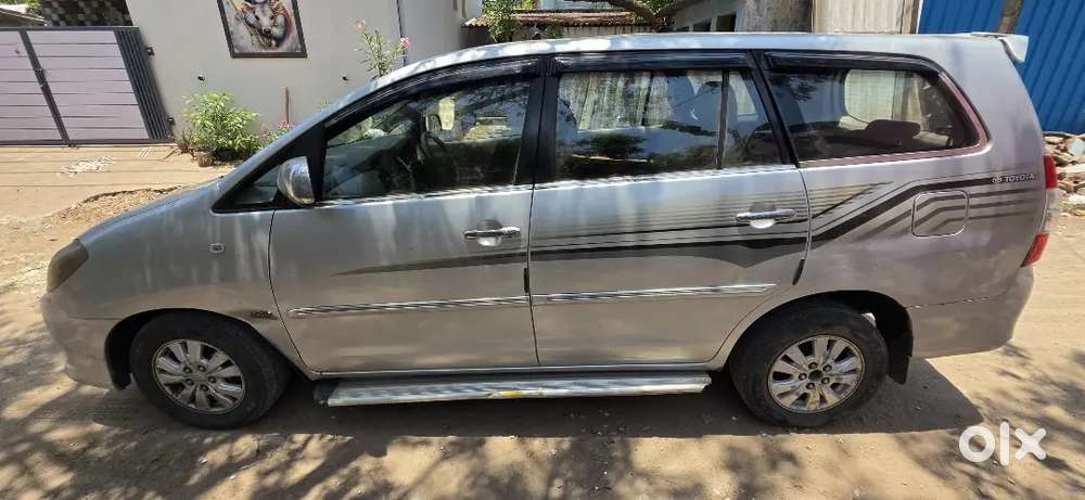 Toyota Innova 2010 Diesel Well Maintained