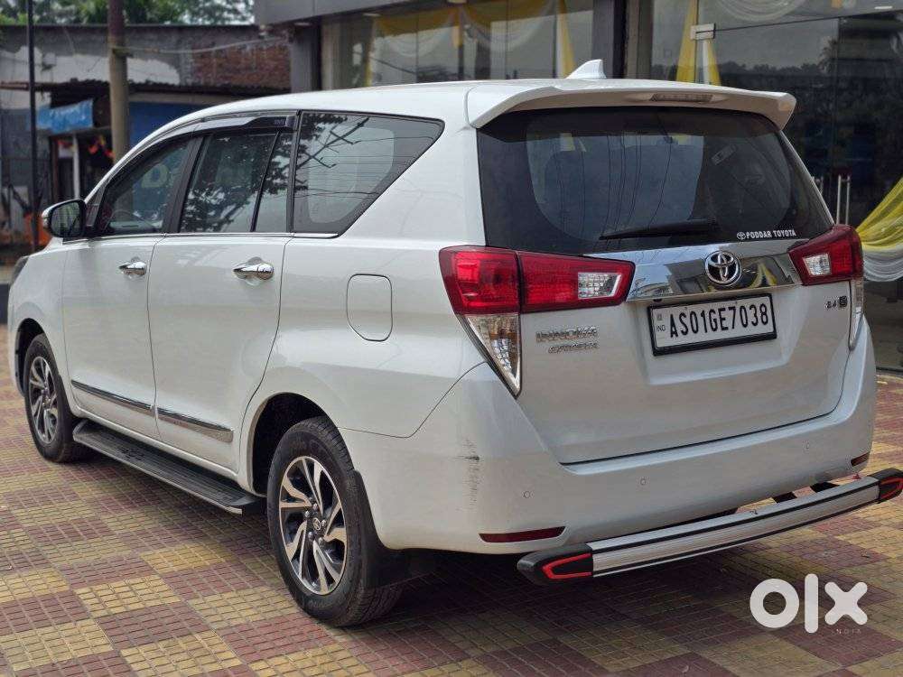 Toyota Innova Crysta 2.4 G Plus Mt 8 Str, 2025, Diesel