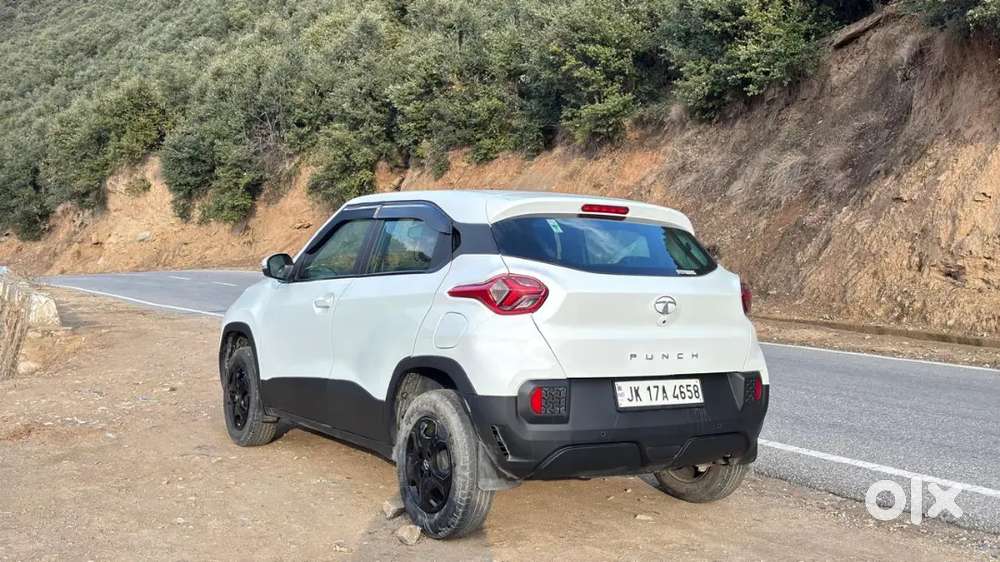 Tata Punch Dazzle Amt 2022