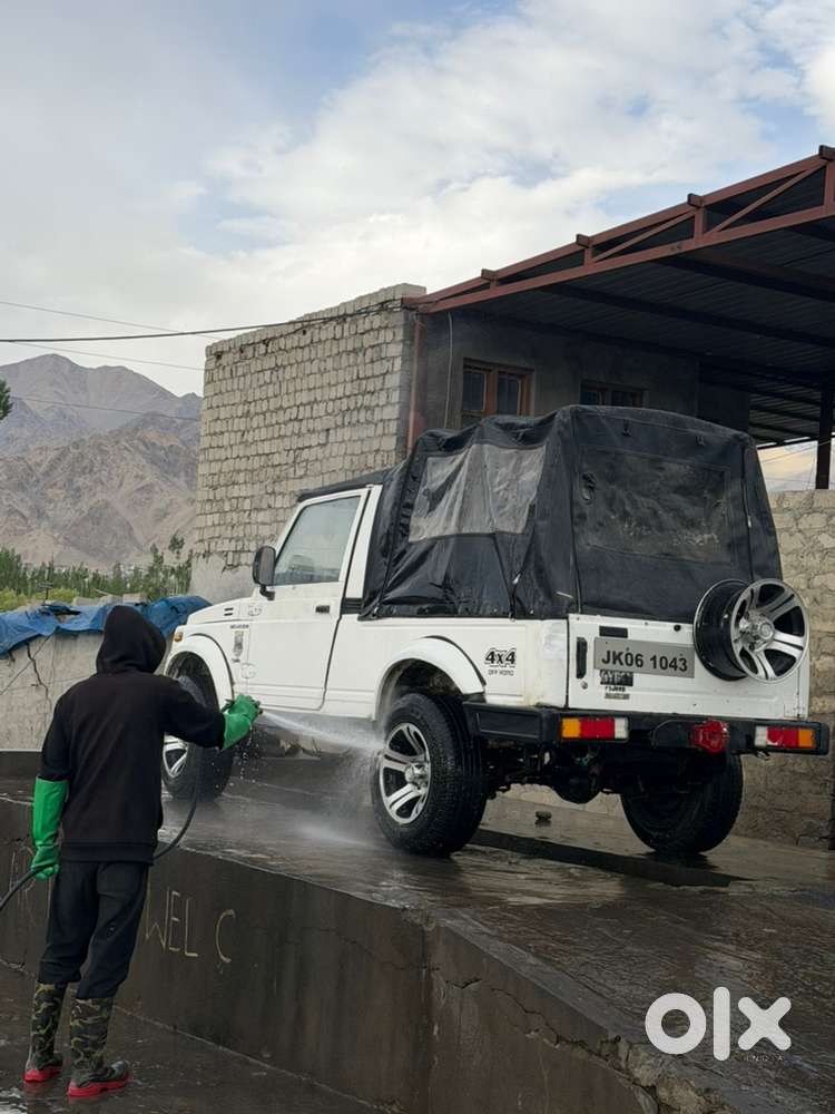 Maruti Gypsy Petrol 2012